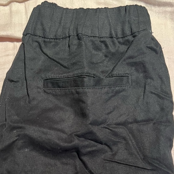 Wilfred Free Aritzia Black linen shorts - Picture 2 of 3